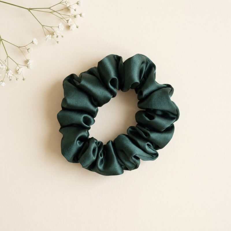 Šilkinė plaukų gumytė „Smaragdas“ – 3 cm