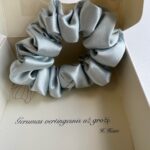Šilkinė plaukų gumytė „Debesų Mėlis“ – 3 cm – 3