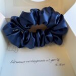 Šilkinė plaukų gumytė „Vidurnakčio Mėlis“ – 3 cm – 3